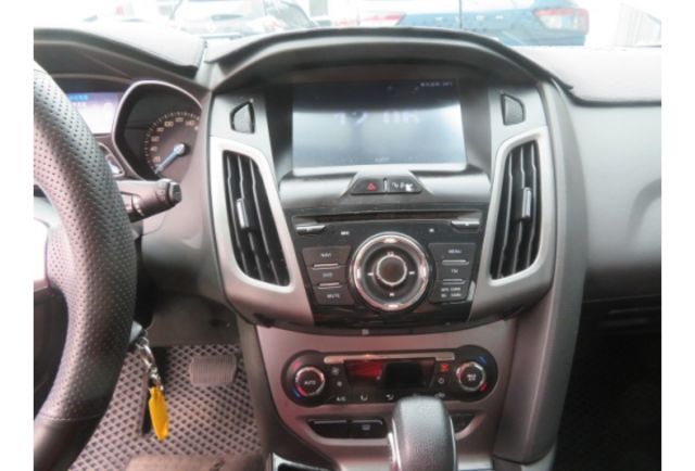 Ford FOCUS  第7張相片