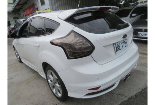 Ford FOCUS  第8張相片