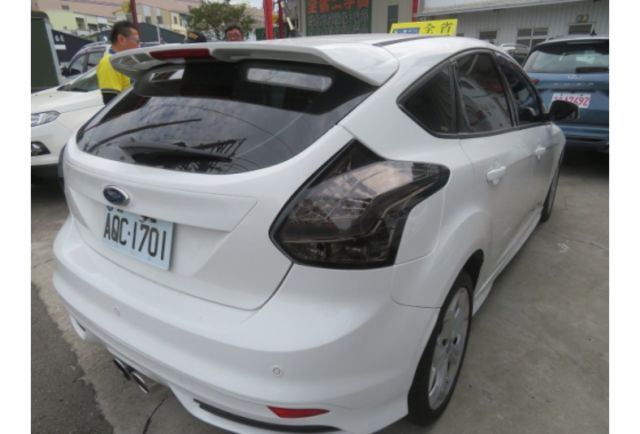 Ford FOCUS  第9張相片