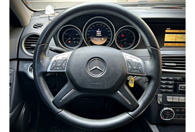 Benz C180  第8張相片