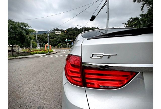 BMW 535i GT  第24張相片