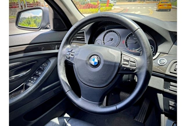BMW 528I  第9張相片