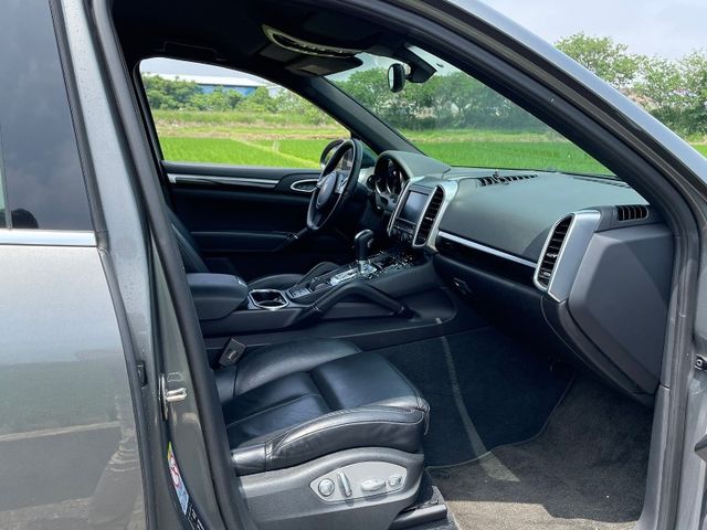Porsche保時捷 Cayenne   第13張相片