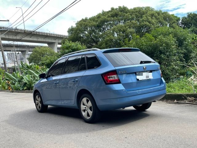 Skoda Fabia  第8張相片