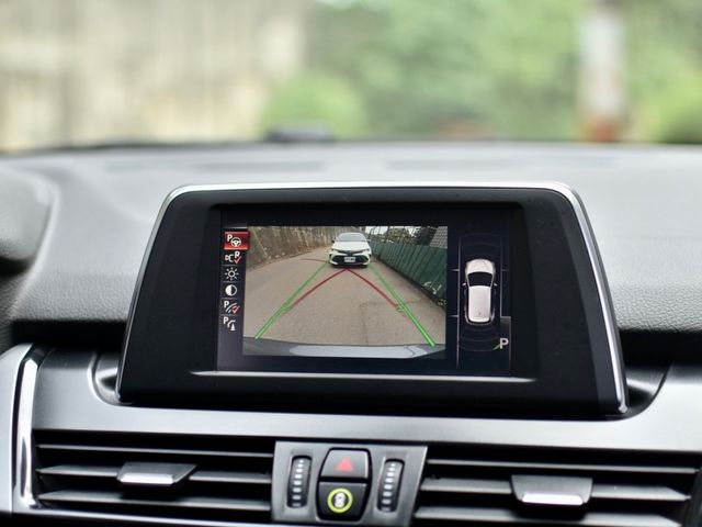 BMW/ 寶馬 218i  第2張相片