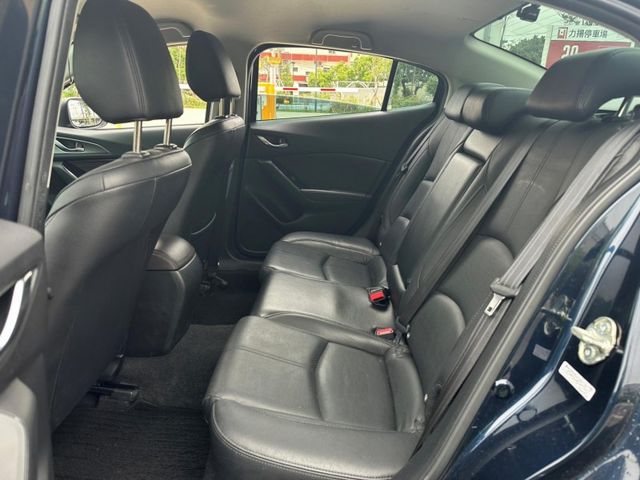 Mazda Mazda3  第7張相片