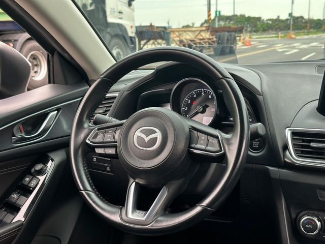 Mazda Mazda3  第11張相片