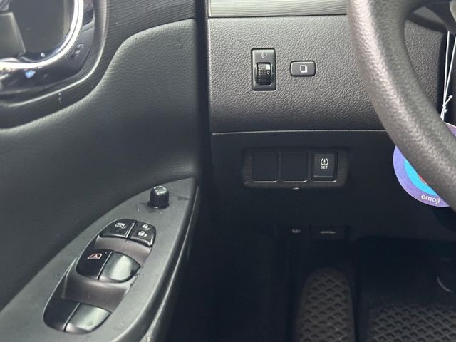 Nissan Tiida  第13張相片