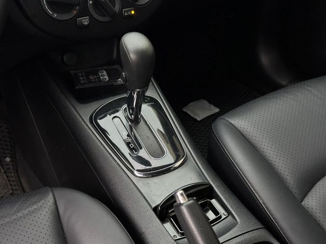 Nissan Tiida  第14張相片