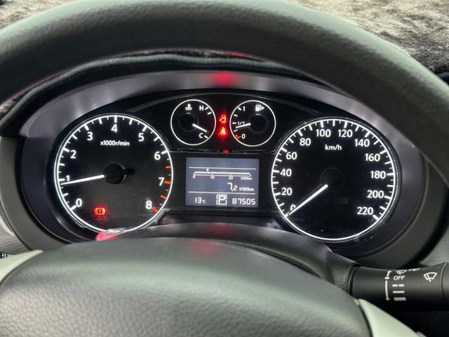 Nissan Tiida  第15張相片