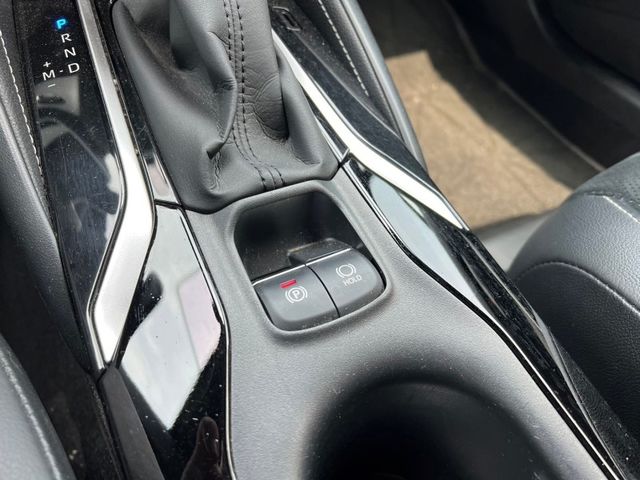 Toyota Auris  第1張相片
