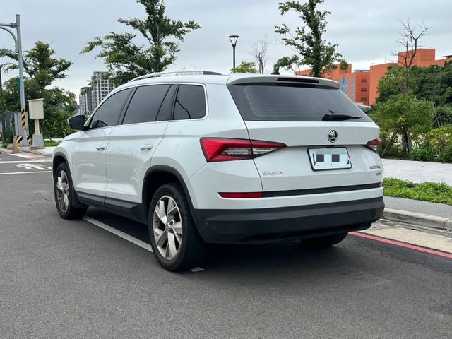 2018  KODIAQ  4X4 白色  第7張相片