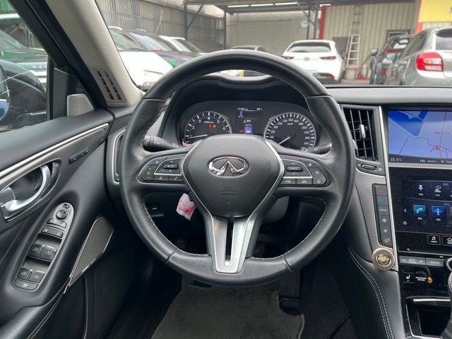Infiniti Q50  第12張相片