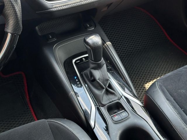 Toyota Auris  第16張相片