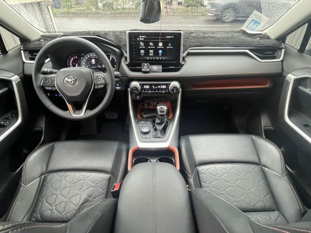 Toyota RAV4  第14張相片