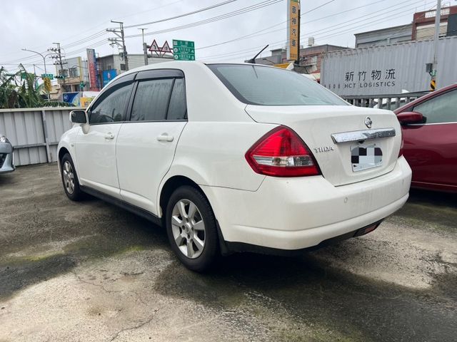 Nissan Tiida  第5張相片