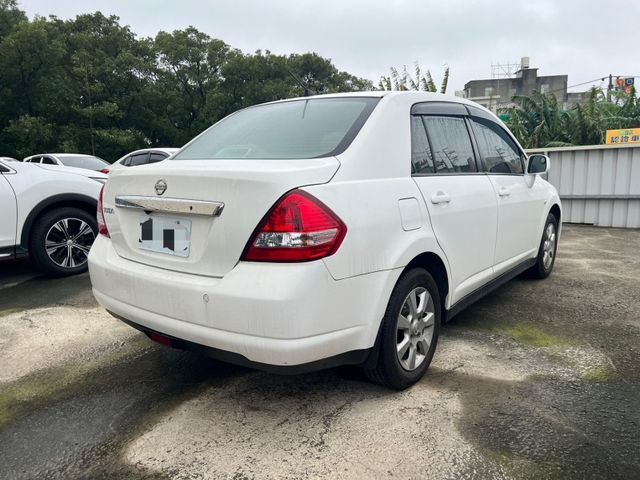 Nissan Tiida  第7張相片