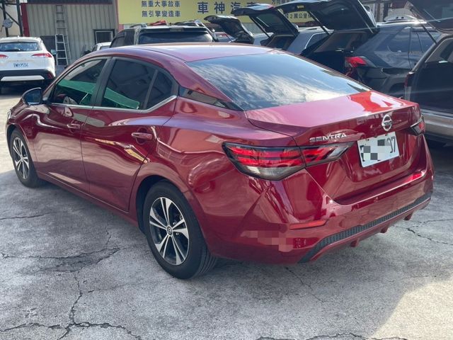 Nissan Sentra  第7張相片