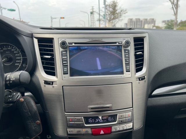 Subaru Legacy  第14張相片