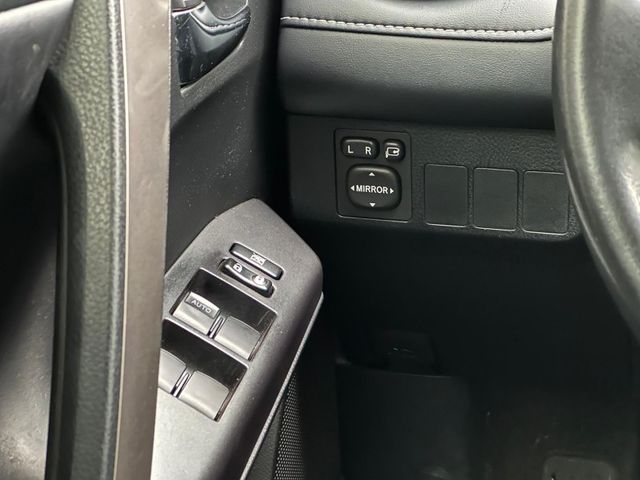 Toyota RAV4  第11張相片