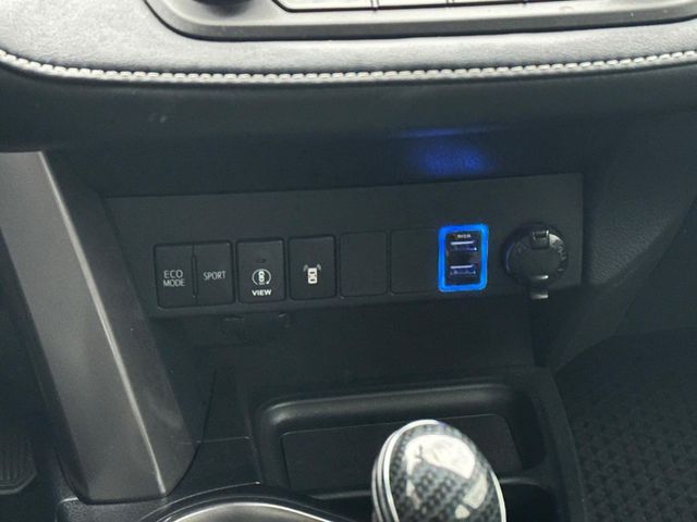 Toyota RAV4  第13張相片