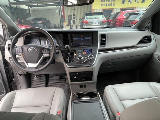 Toyota Sienna  第8張相片