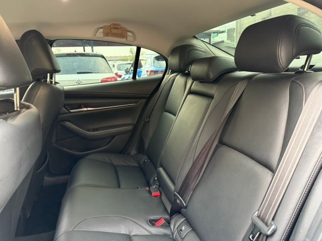 Mazda Mazda3  第7張相片