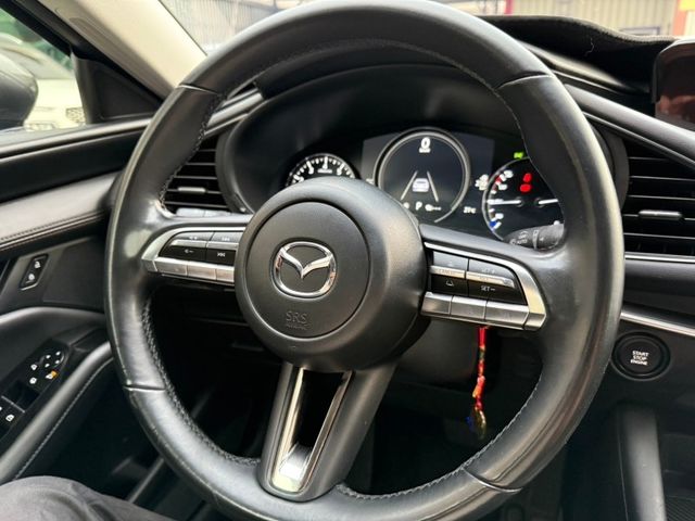 Mazda Mazda3  第8張相片