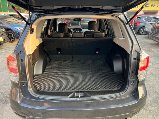 Subaru Forester  第16張相片