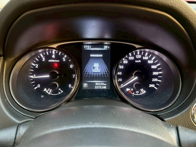 Nissan X-Trail  第8張相片