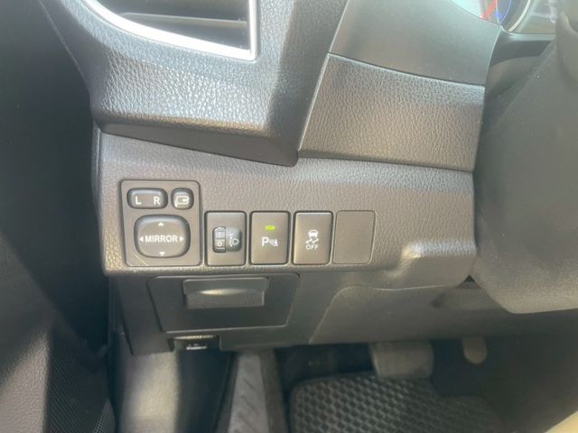 Toyota ALTIS  第11張相片