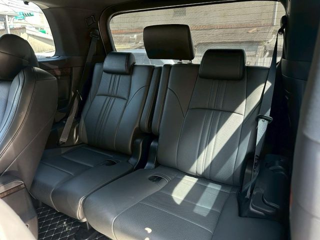 Toyota ALPHARD  第8張相片