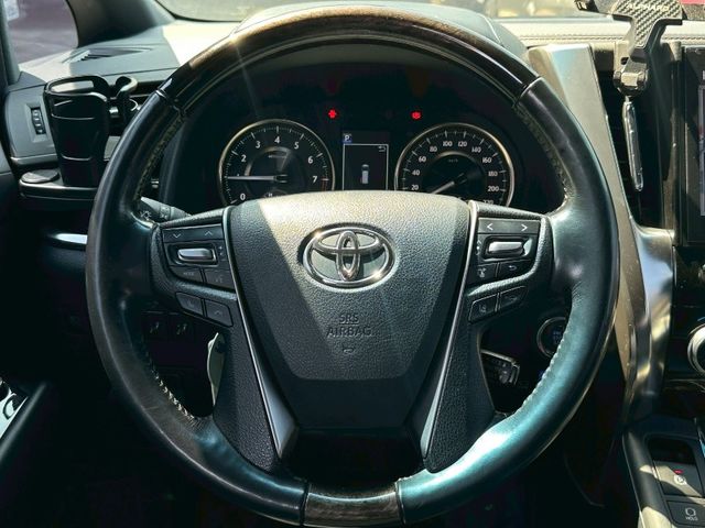 Toyota ALPHARD  第14張相片