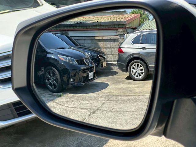 Toyota ALPHARD  第22張相片