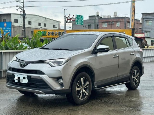 Toyota RAV4  第3張相片