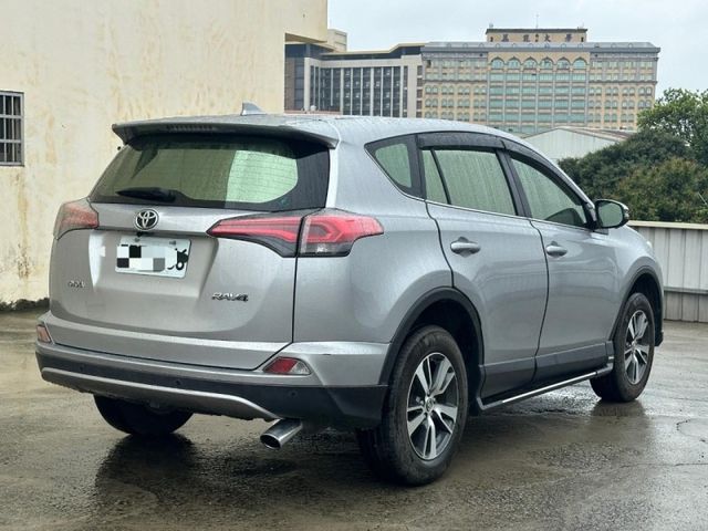 Toyota RAV4  第5張相片