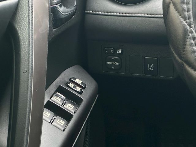 Toyota RAV4  第11張相片