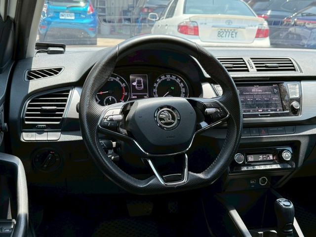Skoda Fabia  第7張相片
