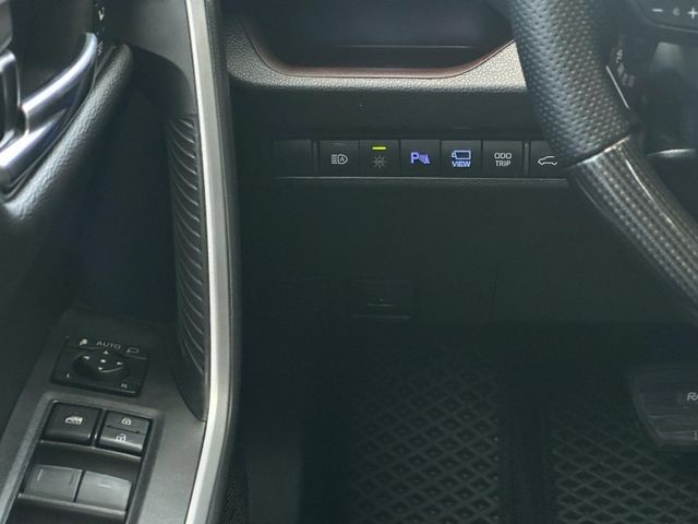 2022 RAV4 旗艦款 白色  第12張相片