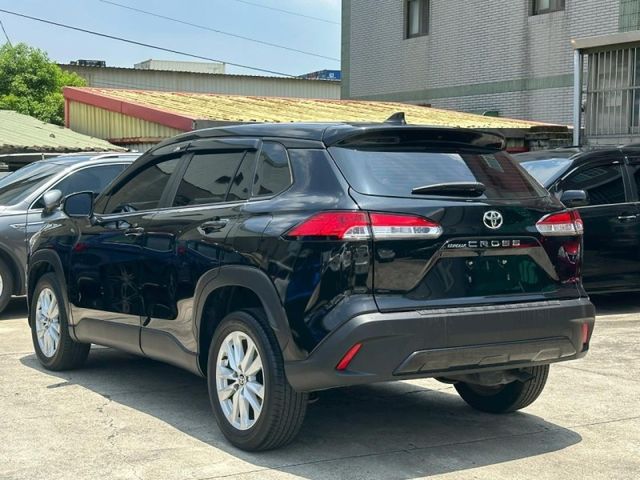 2021 TOYOTA CROSS 黑色  第2張相片