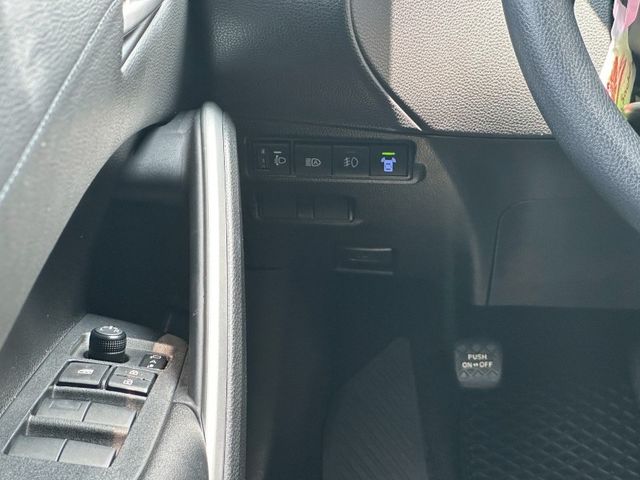 2021 TOYOTA CROSS 黑色  第13張相片