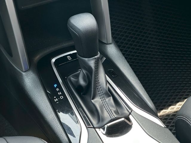 2021 TOYOTA CROSS 黑色  第14張相片