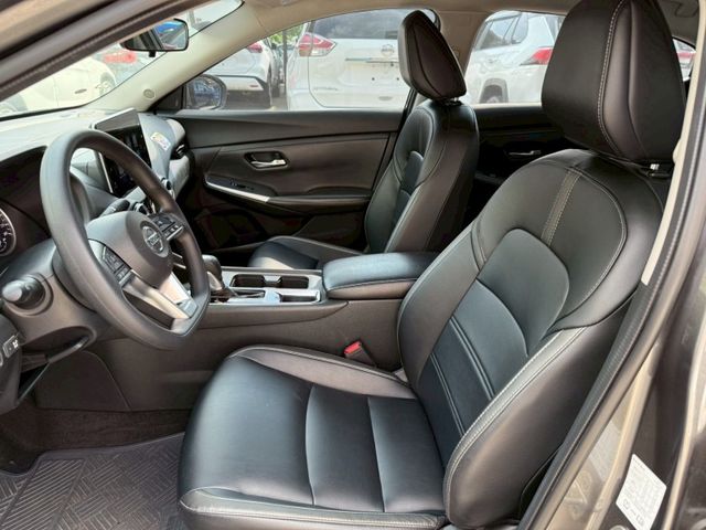 Nissan Sentra  第5張相片