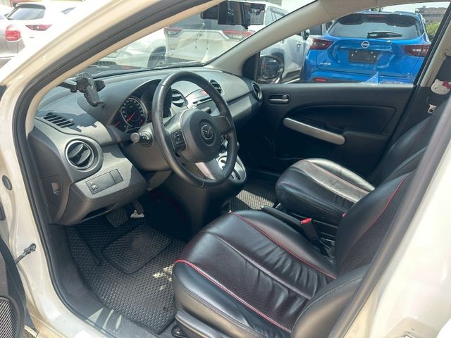 Mazda Mazda2  第6張相片