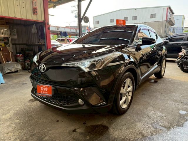 Toyota C-HR  第1張相片