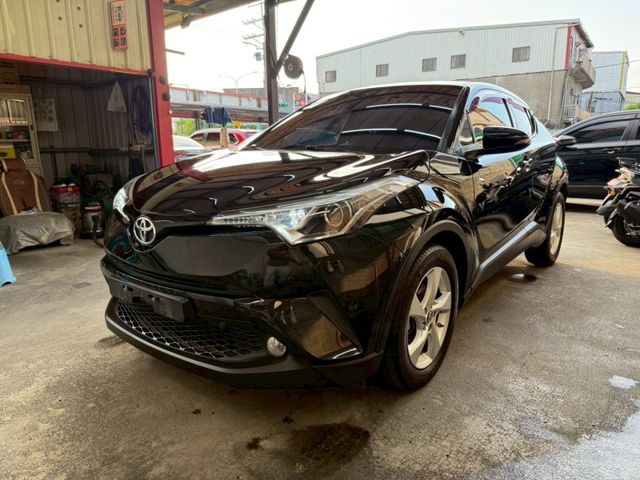 Toyota C-HR  第2張相片