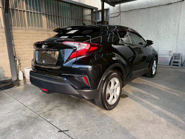 Toyota C-HR  第3張相片