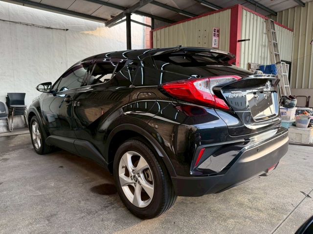 Toyota C-HR  第5張相片