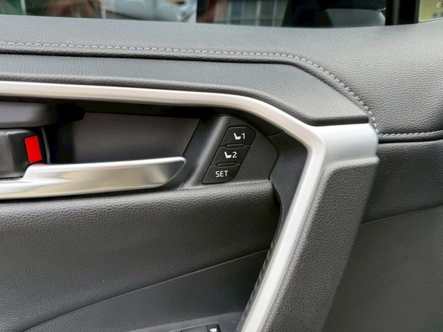 Toyota RAV4  第8張相片