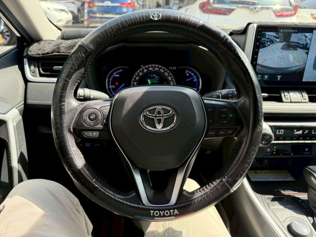 Toyota RAV4  第15張相片